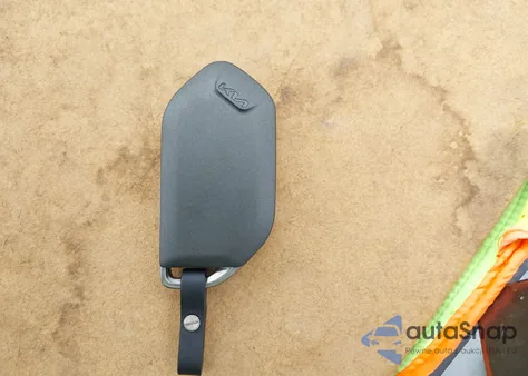 2025 Kia Carnival Mpv Lxs z USA, uszkodzony, nr VIN KNDNB5K37S6474094